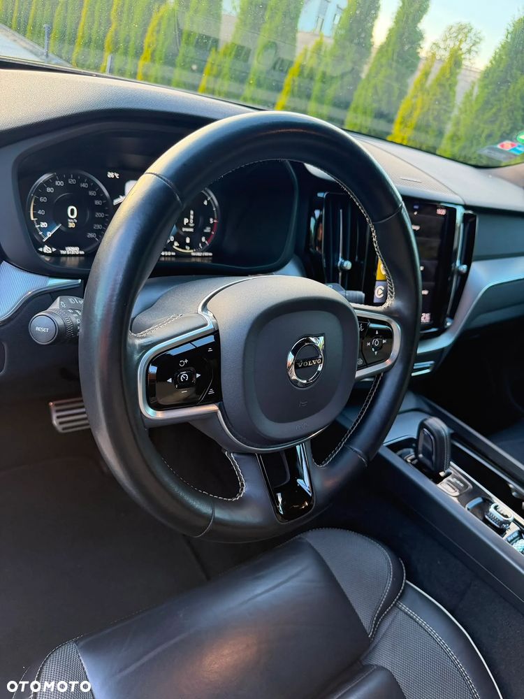 Volvo XC 60 B5 D AWD R-Design - 16