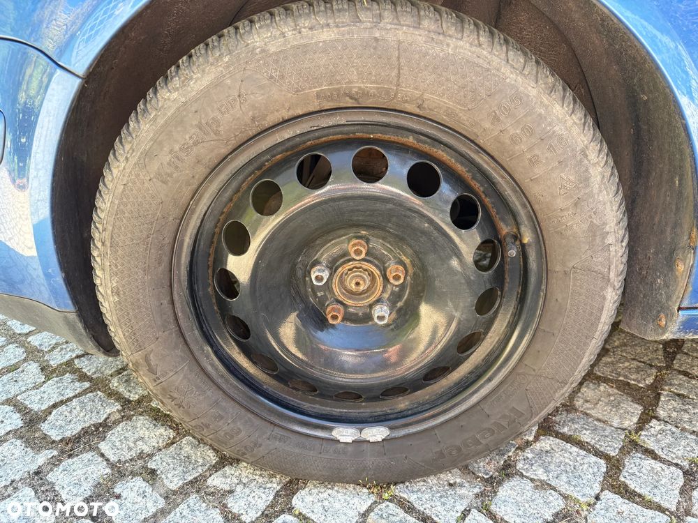 Volkswagen Golf - 34