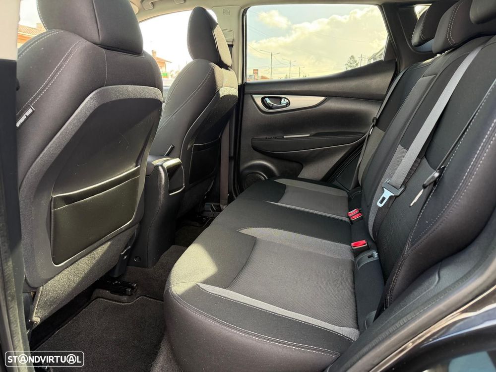 Nissan Qashqai 1.5 dCi N-Connecta 18 - 10