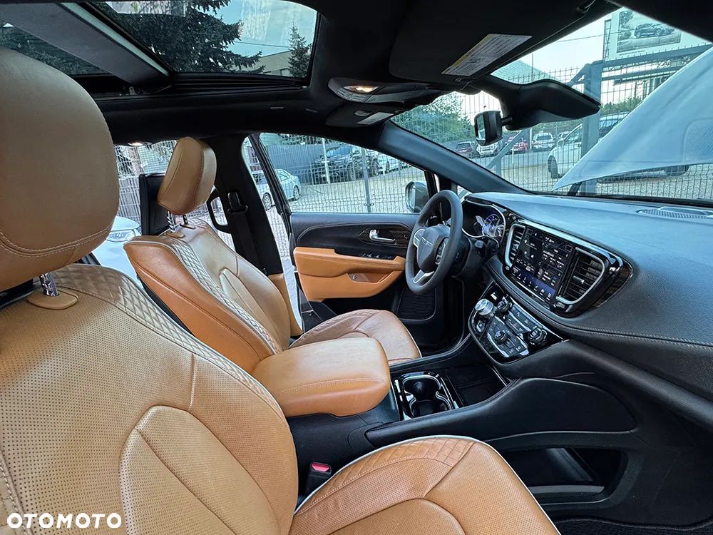 Chrysler Pacifica - 11