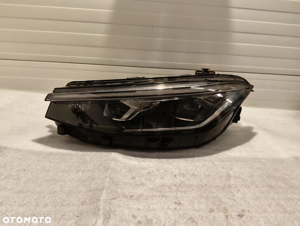 Volkswagen PASSAT B9 IQ LED PRZÓD STRONA LEWA LAMPA PRZEDNIA 3J1941035 - 1