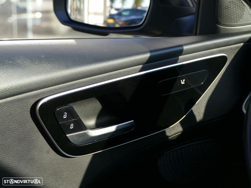 Mercedes-Benz C 300 e Avantgarde - 37