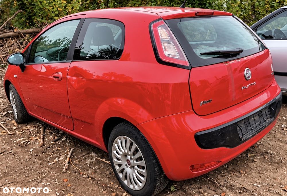 Fiat Grande Punto 2011 photo 4
