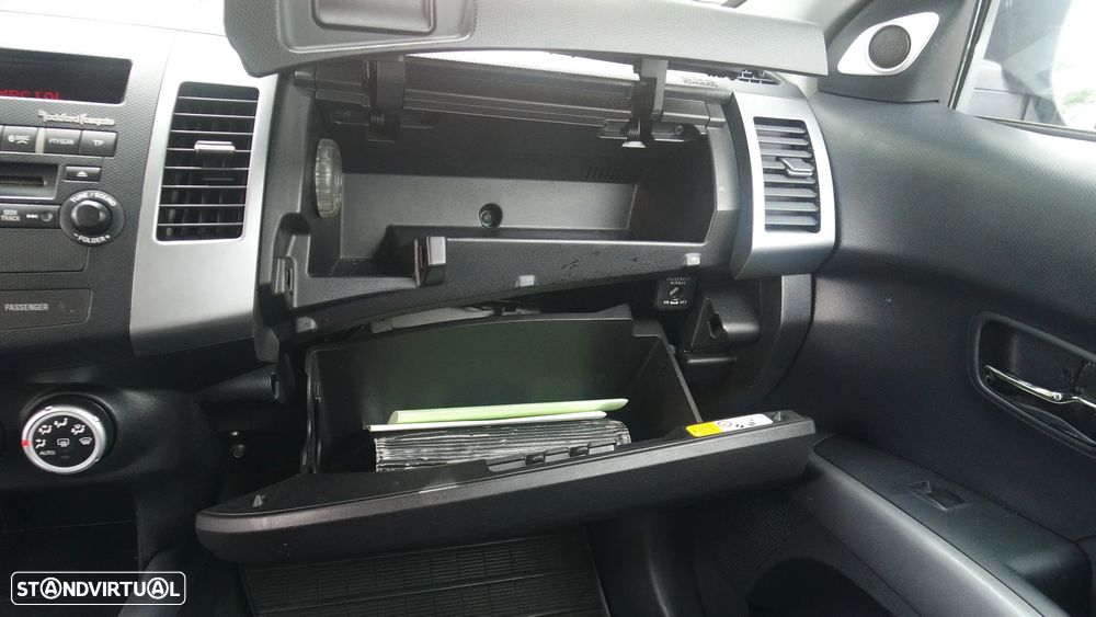 Mitsubishi Outlander 2.0 DI-D Intense 4WD - 27