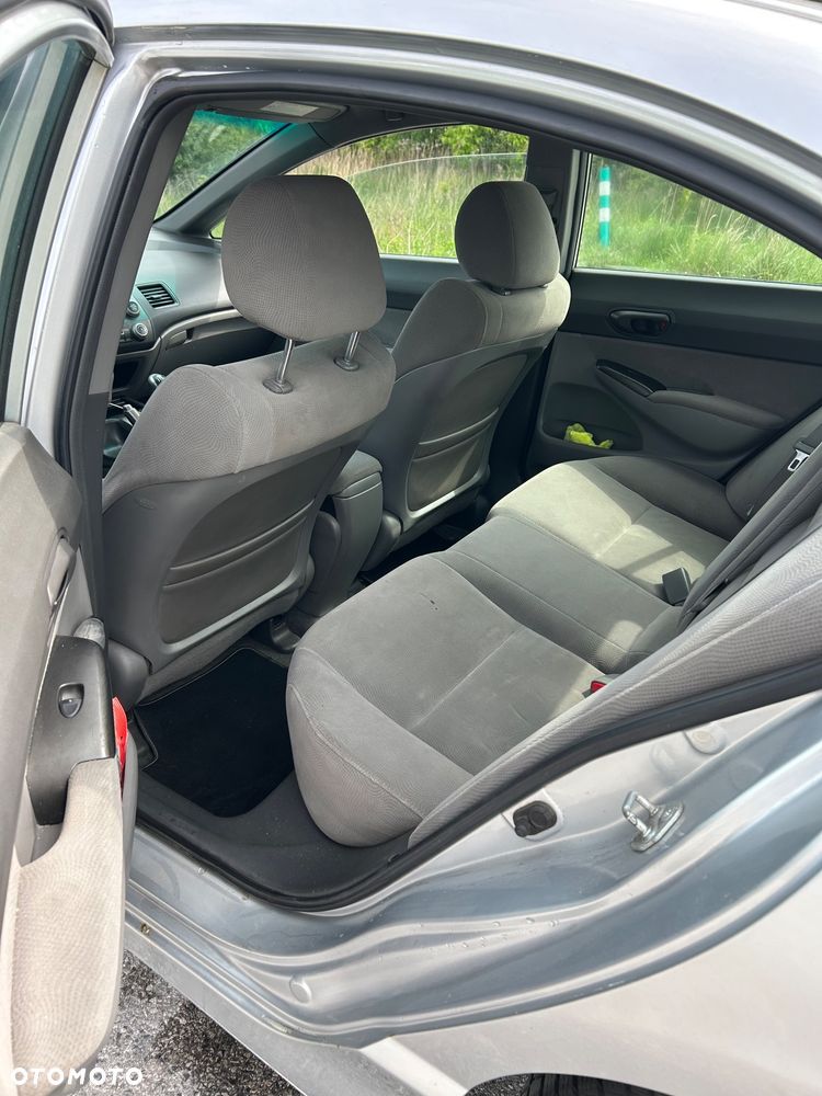 Honda Civic 1.8 Comfort - 27