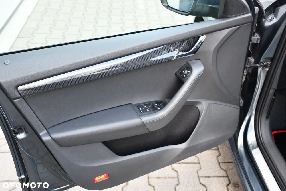 Skoda Octavia 2.0 TDI RS DSG - 12