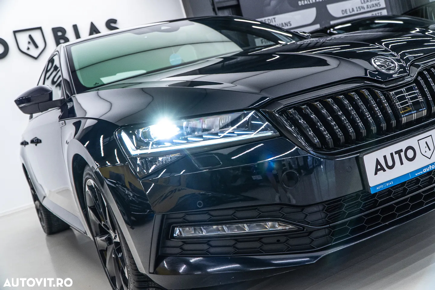 Skoda Superb 2.0 TSI 4X4 DSG Sportline - 28