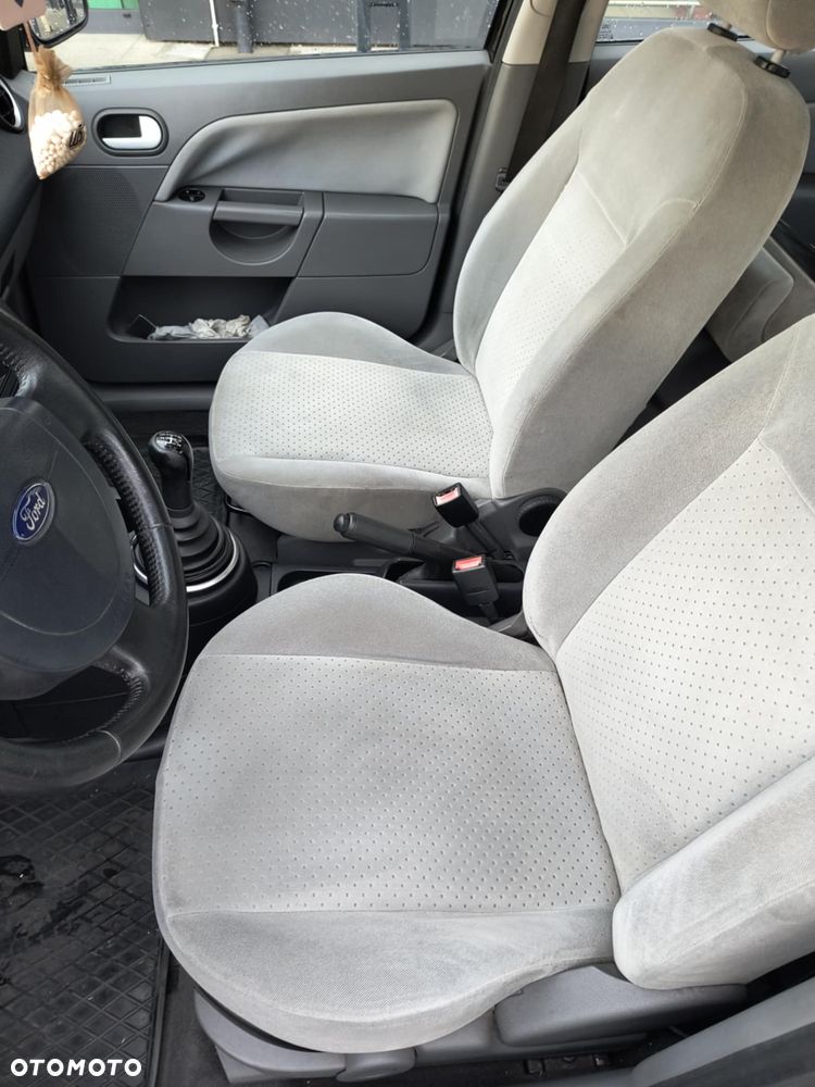 Ford Fiesta 1.4 Ghia - 5