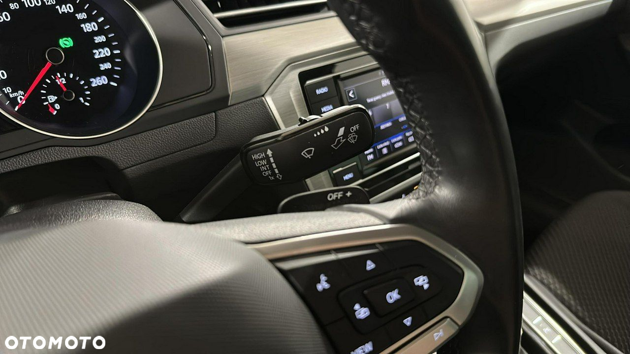 Volkswagen Passat - 22