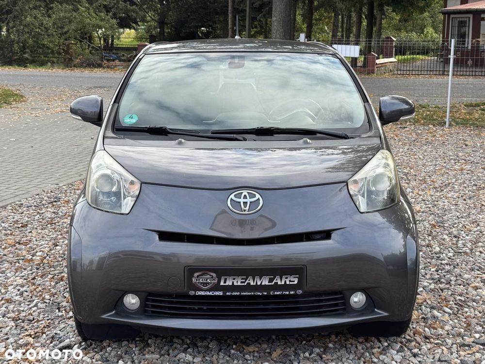 Toyota iQ - 5