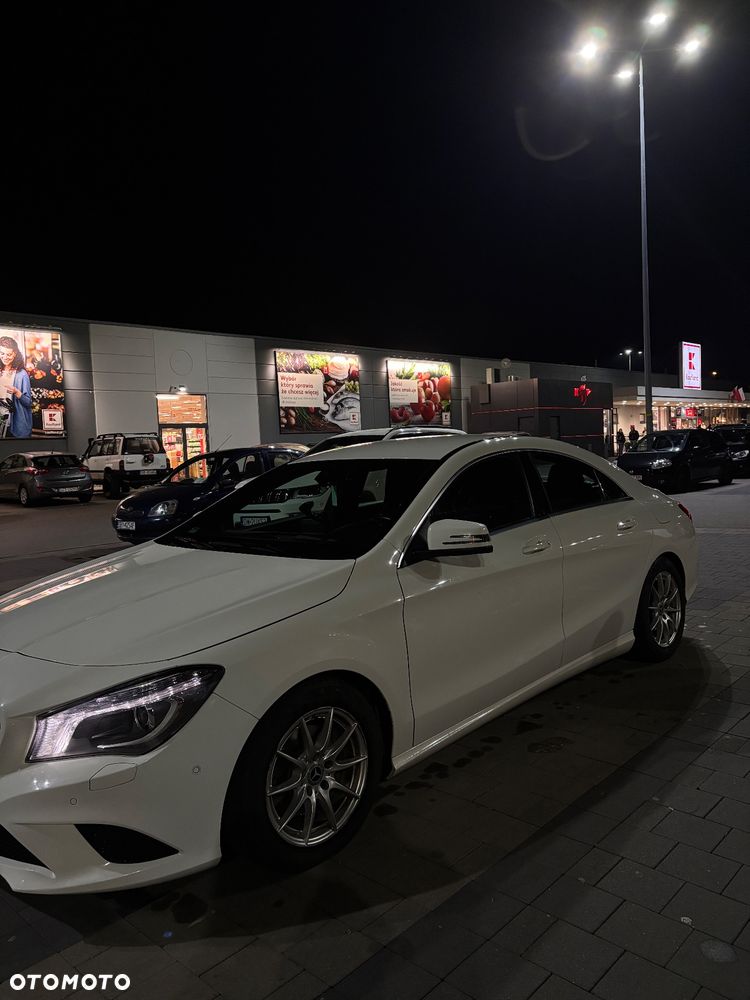 Mercedes-Benz CLA 180 7G-DCT Urban - 8