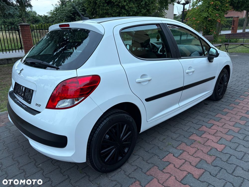 Peugeot 207 75 Millesim 200 - 15