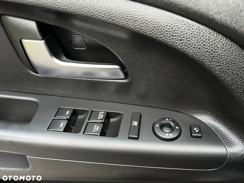 Kia Venga 1.6 CVVT Platinum Edition - 33