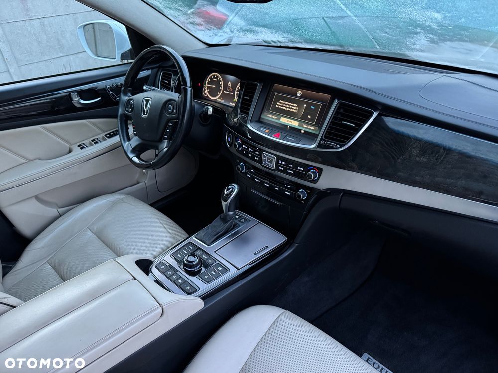 Hyundai Equus - 16