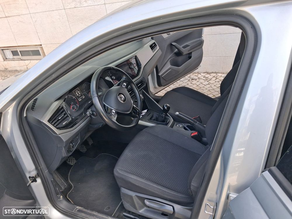 VW Polo 1.0 Confortline - 2