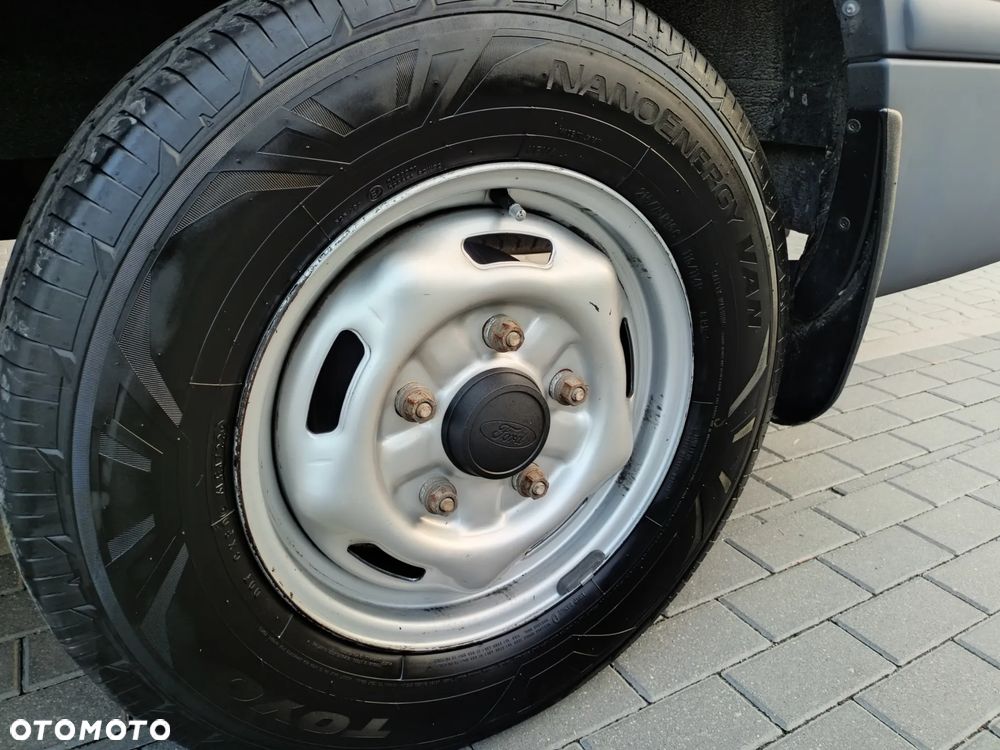 Ford Transit 300L Trend - 20