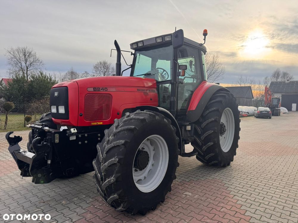 Massey Ferguson 8240 - 1