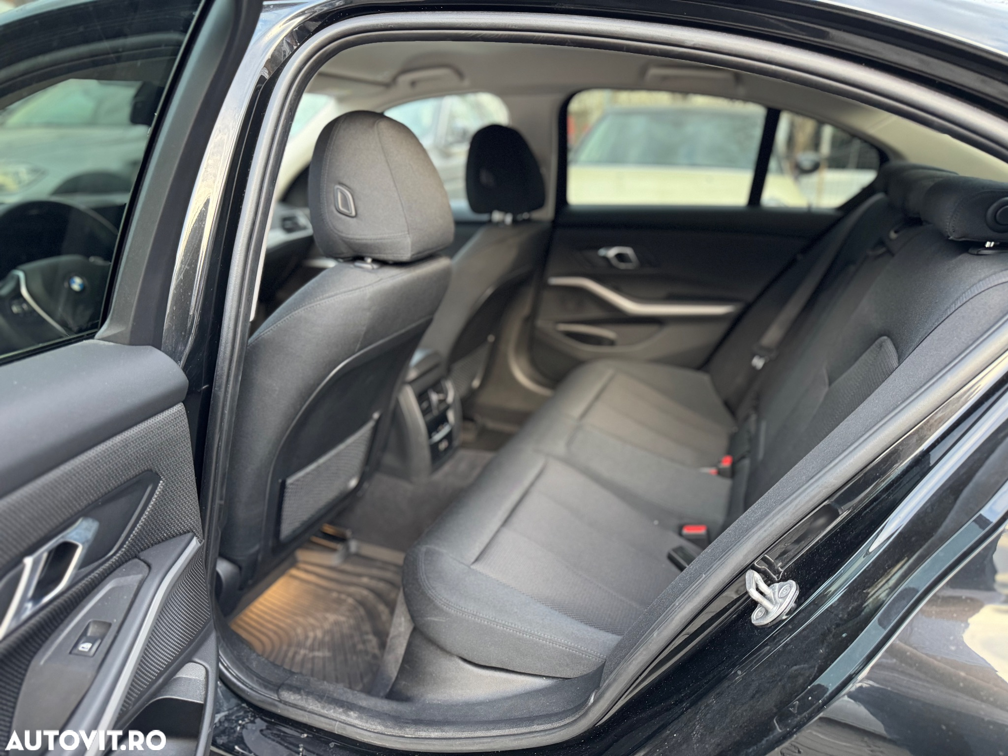 BMW Seria 3 320d xDrive AT MHEV - 16