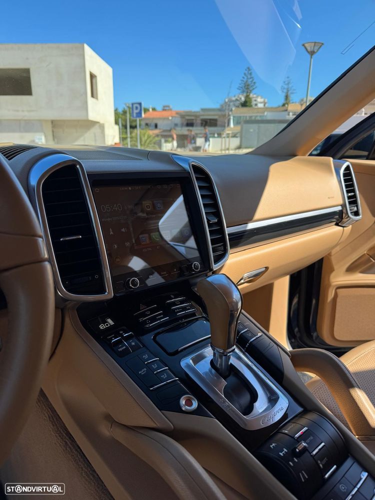 Porsche Cayenne - 20