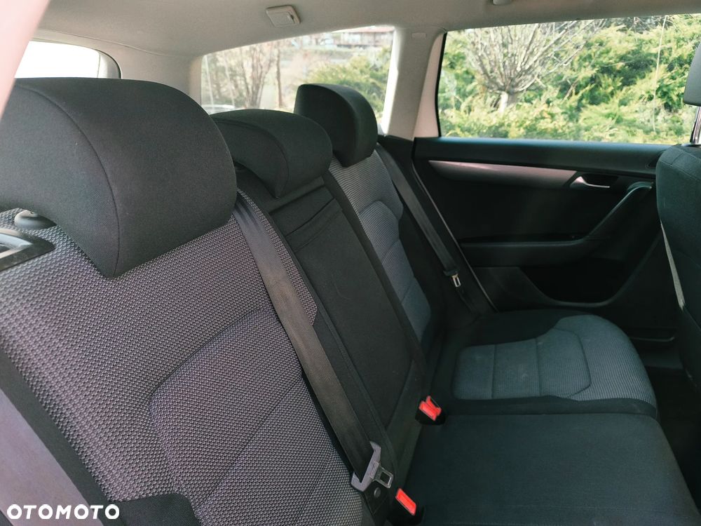 Volkswagen Passat 2.0 TDI 4Motion BlueMotion Technol Comfortline - 12