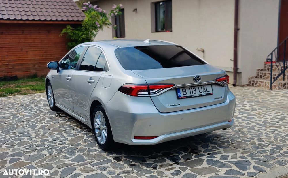 Toyota Corolla 1.8 HSD Dynamic - 3
