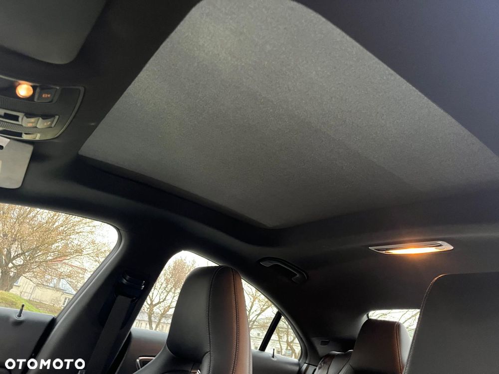 Mercedes-Benz CLA 250 4Matic 7G-DCT - 21