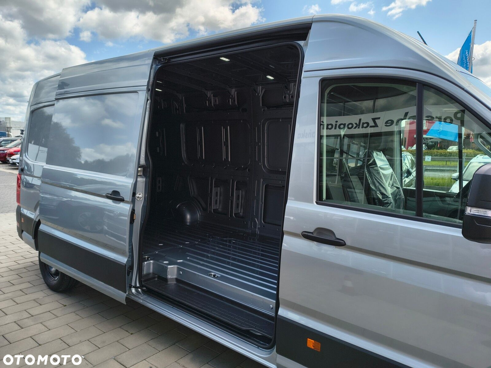 Volkswagen Crafter 35 2.0 TDI L4H3 4490 177KM AUTOMAT - 3