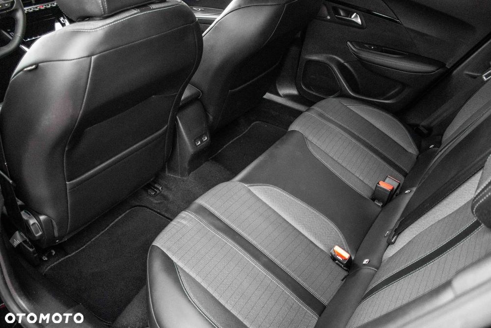 Peugeot 2008 1.2 PureTech GT S&S EAT8 - 24