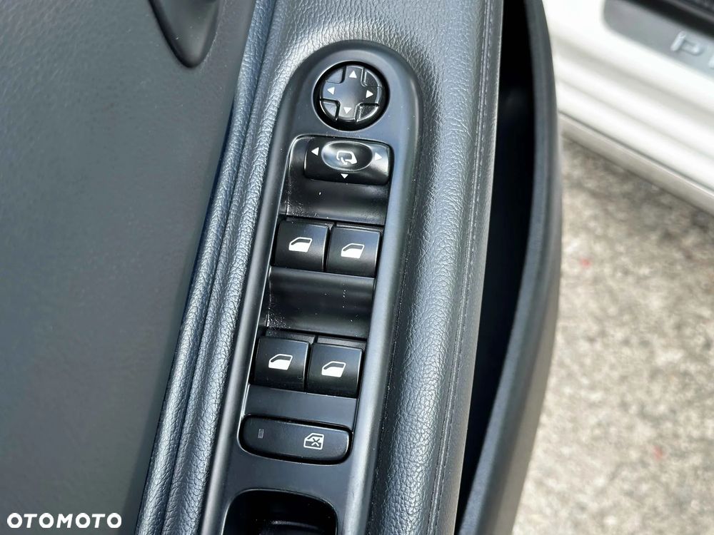 Peugeot 3008 THP 165 EAT6 Stop & Start Allure - 26