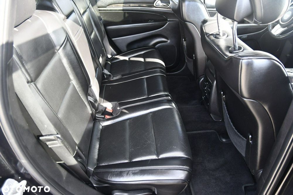 Jeep Grand Cherokee - 23