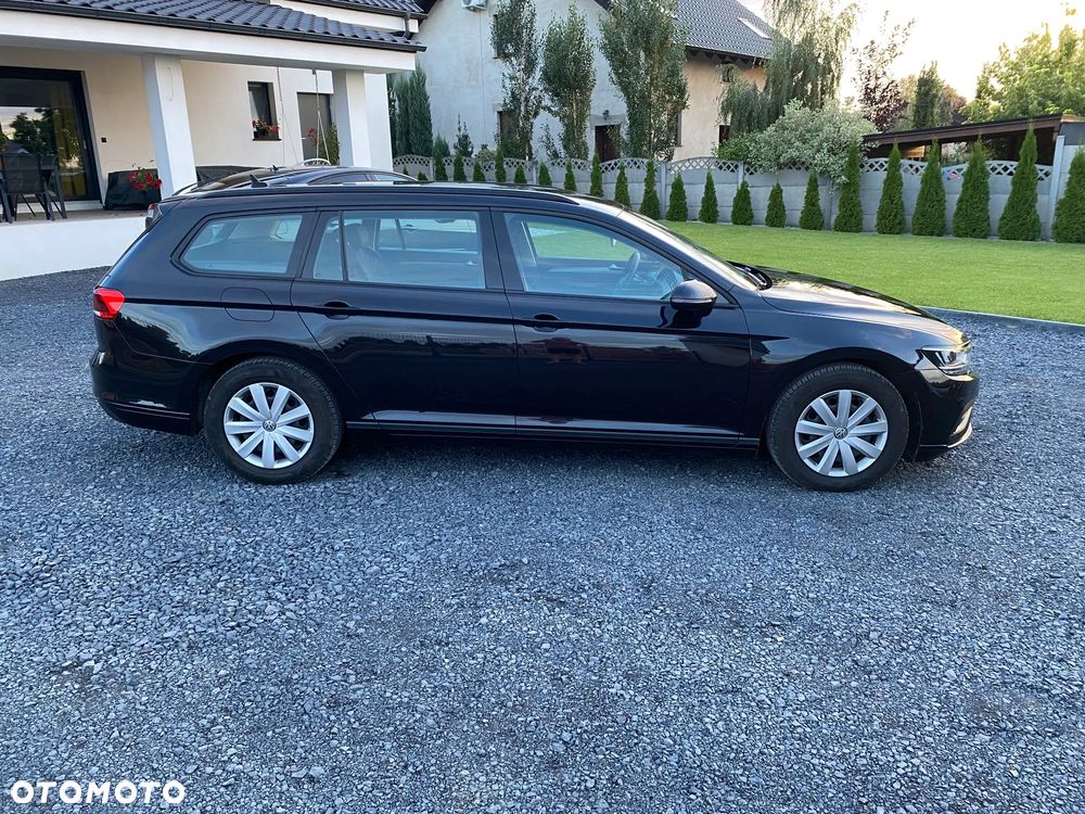 Volkswagen Passat 1.6 TDI SCR DSG Comfortline - 3