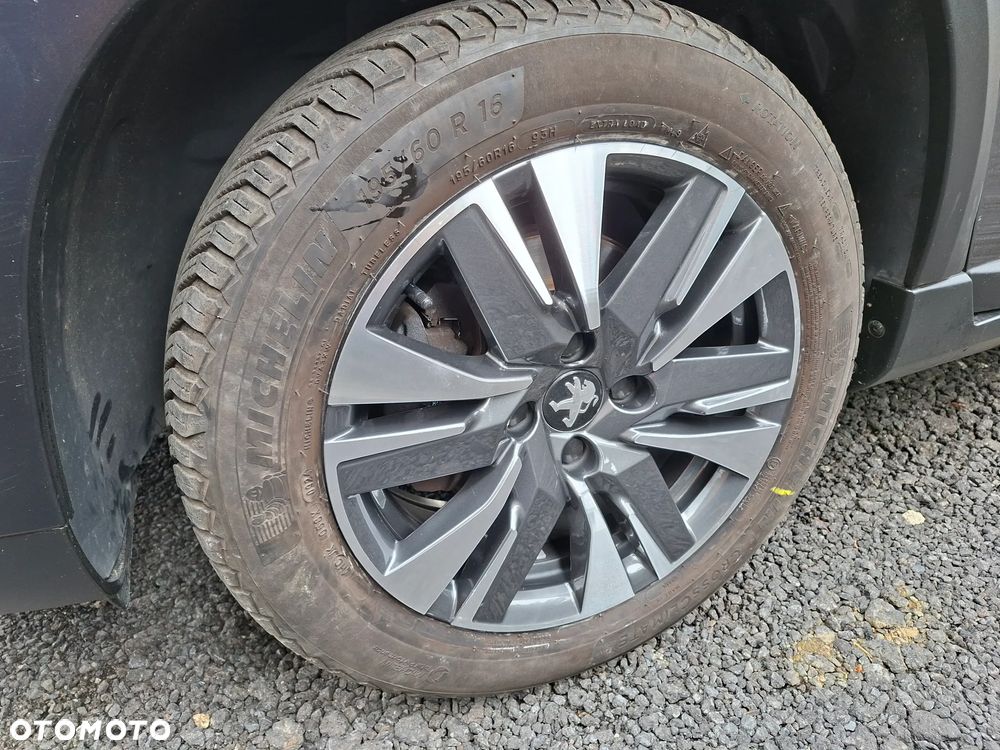 Peugeot 2008 PureTech 110 GPF Stop&Start EAT6 Allure - 24