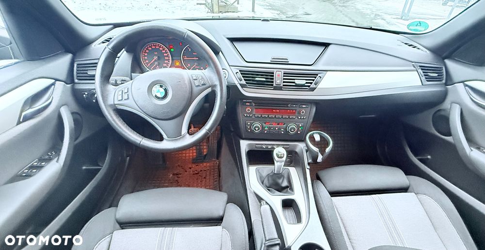 BMW X1 xDrive18d xLine - 12