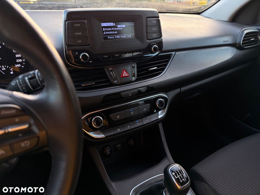Hyundai i30 1.0 T-GDI Classic + - 14