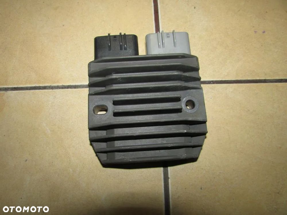 Yamaha TDM 900 regulator napięcia - 1