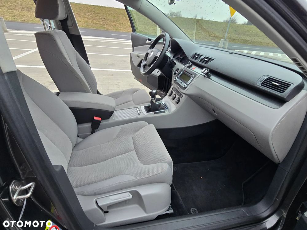 Volkswagen Passat 1.9 TDI Comfortline - 27