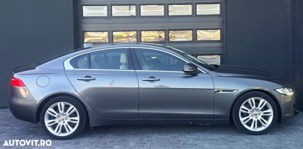 Jaguar XE 20d Aut. Prestige - 3