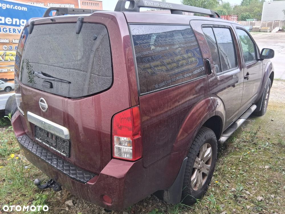 Nissan Pathfinder - 4