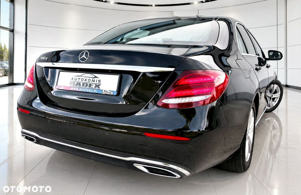 Mercedes-Benz Klasa E 200 d 9G-TRONIC - 31