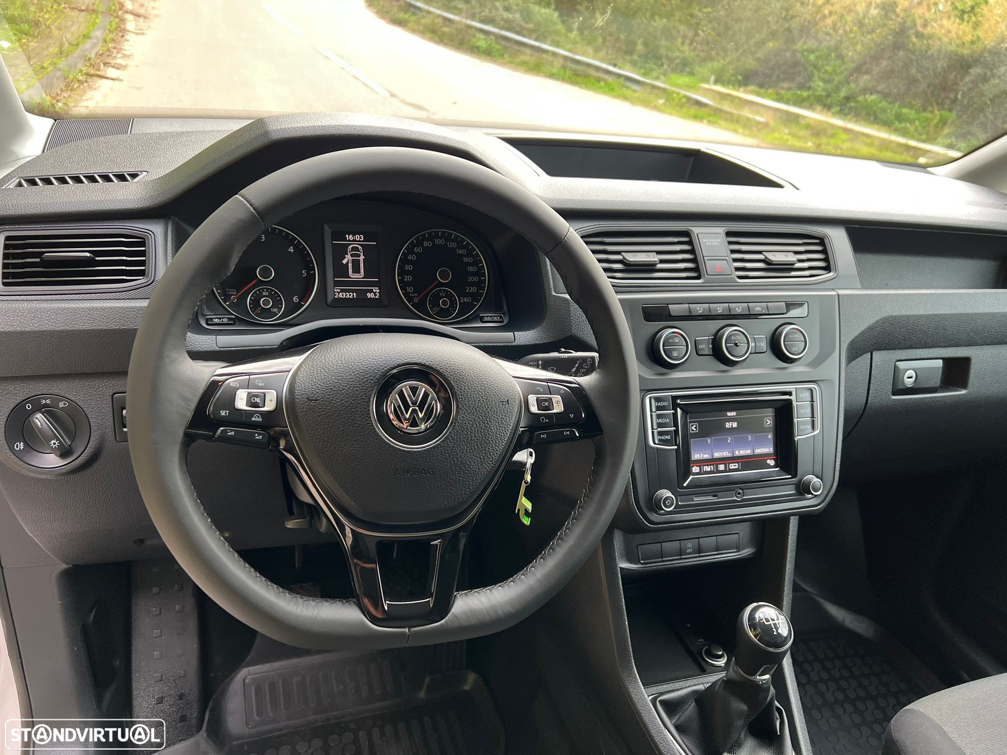 VW Caddy max - 16