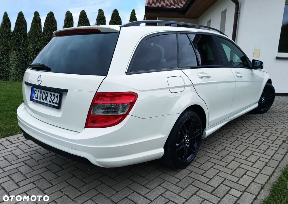 Mercedes-Benz Klasa C 180 Kompressor BlueEFFICIENCY Avantgarde - 4