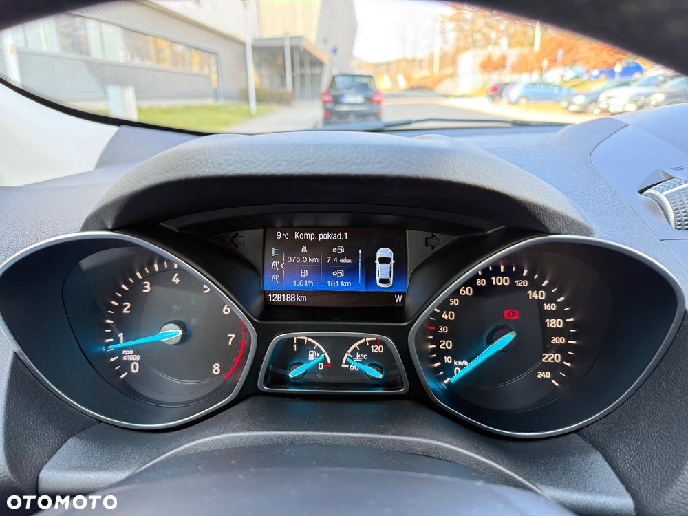Ford Kuga 1.5 EcoBoost 2x4 Titanium - 26