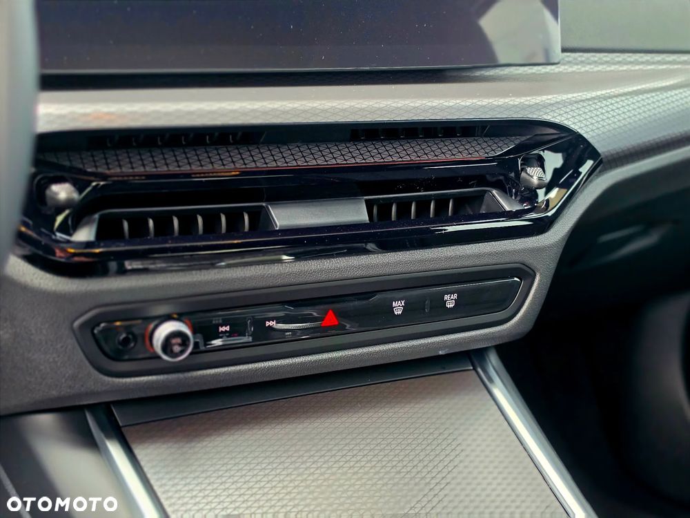 BMW Seria 3 320i xDrive M Sport - 27