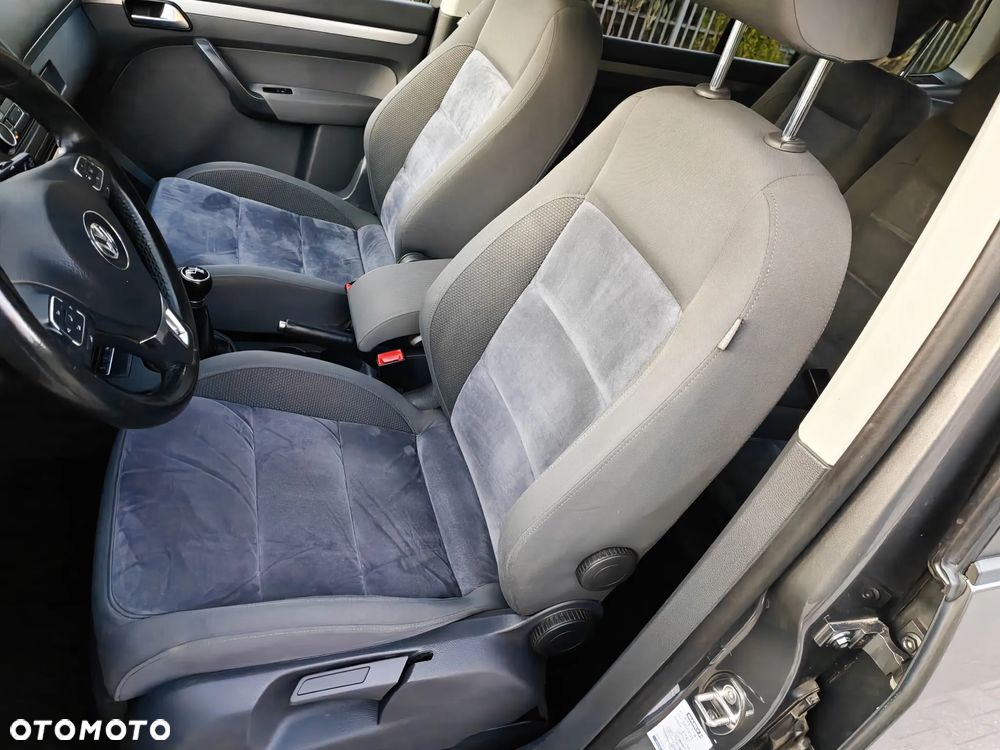 Volkswagen Touran 1.6 TDI DPF BlueMotion Technology Highline - 19