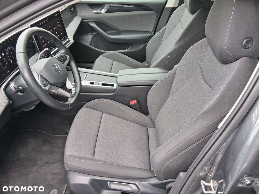 Volkswagen Passat - 17