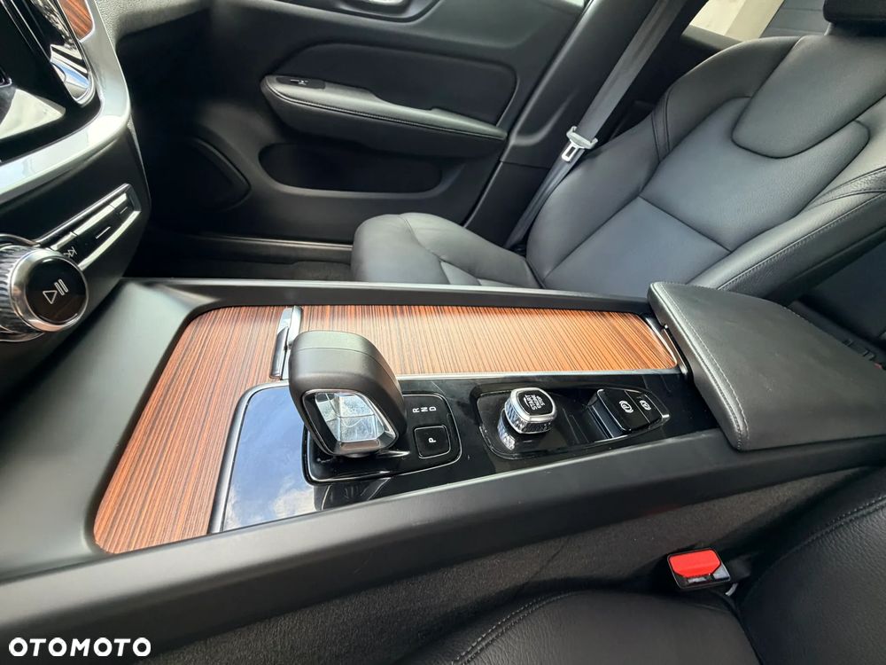 Volvo V60 Cross Country B5 B AWD Plus - 20