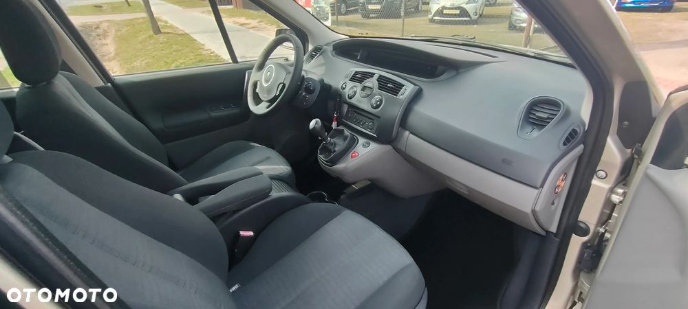 Renault Grand Scenic 1.6 16V Dynamique - 9