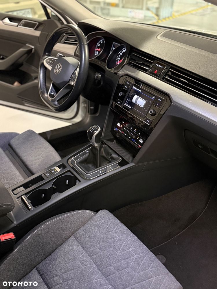 Volkswagen Passat 1.5 TSI EVO Business - 17