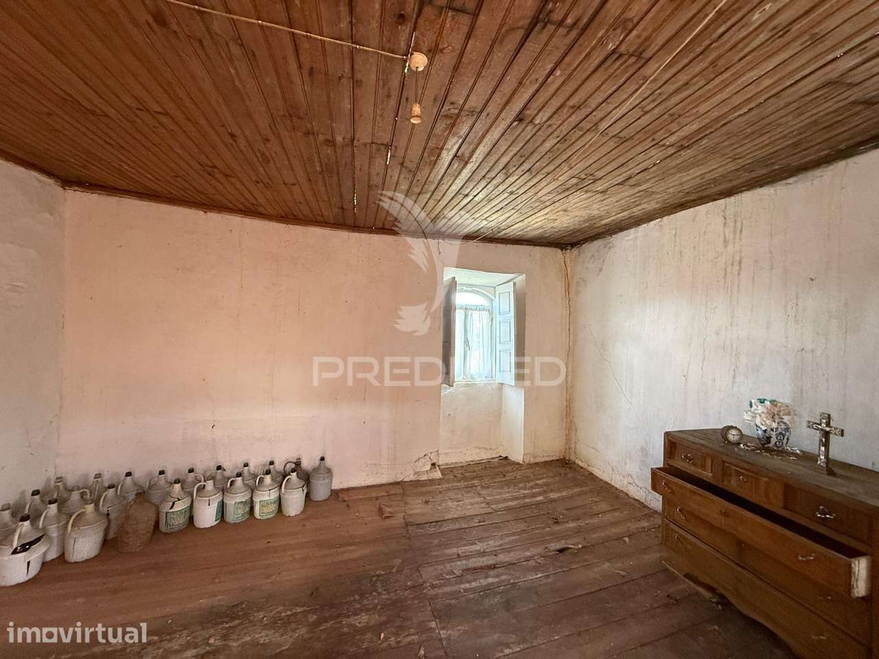 Venda Judicial de Quinhão Hereditário – Casa e Terrenos em Chãos, F... - Grande imagem: 5/13
