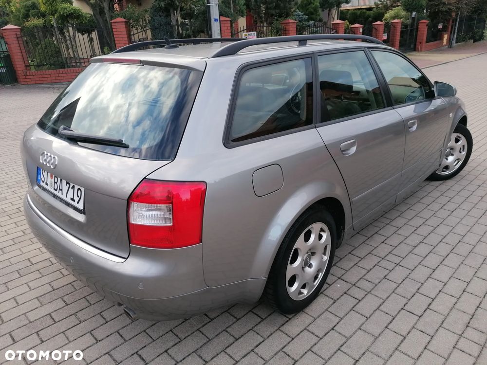 Audi A4 Avant 2004 photo 2